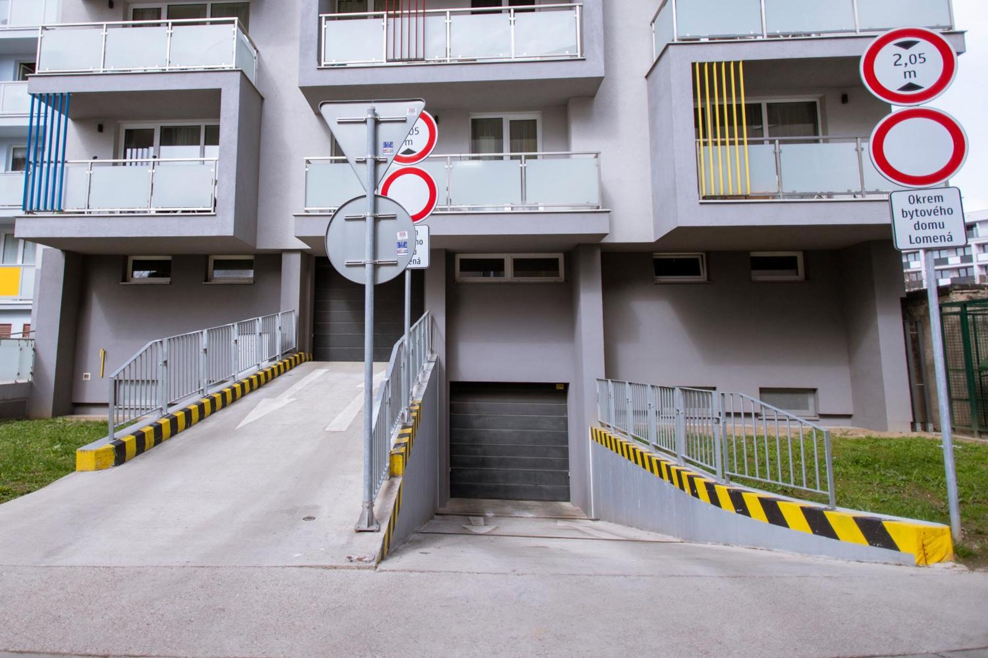 Loomena Apartments-Free Garage Košice Εξωτερικό φωτογραφία